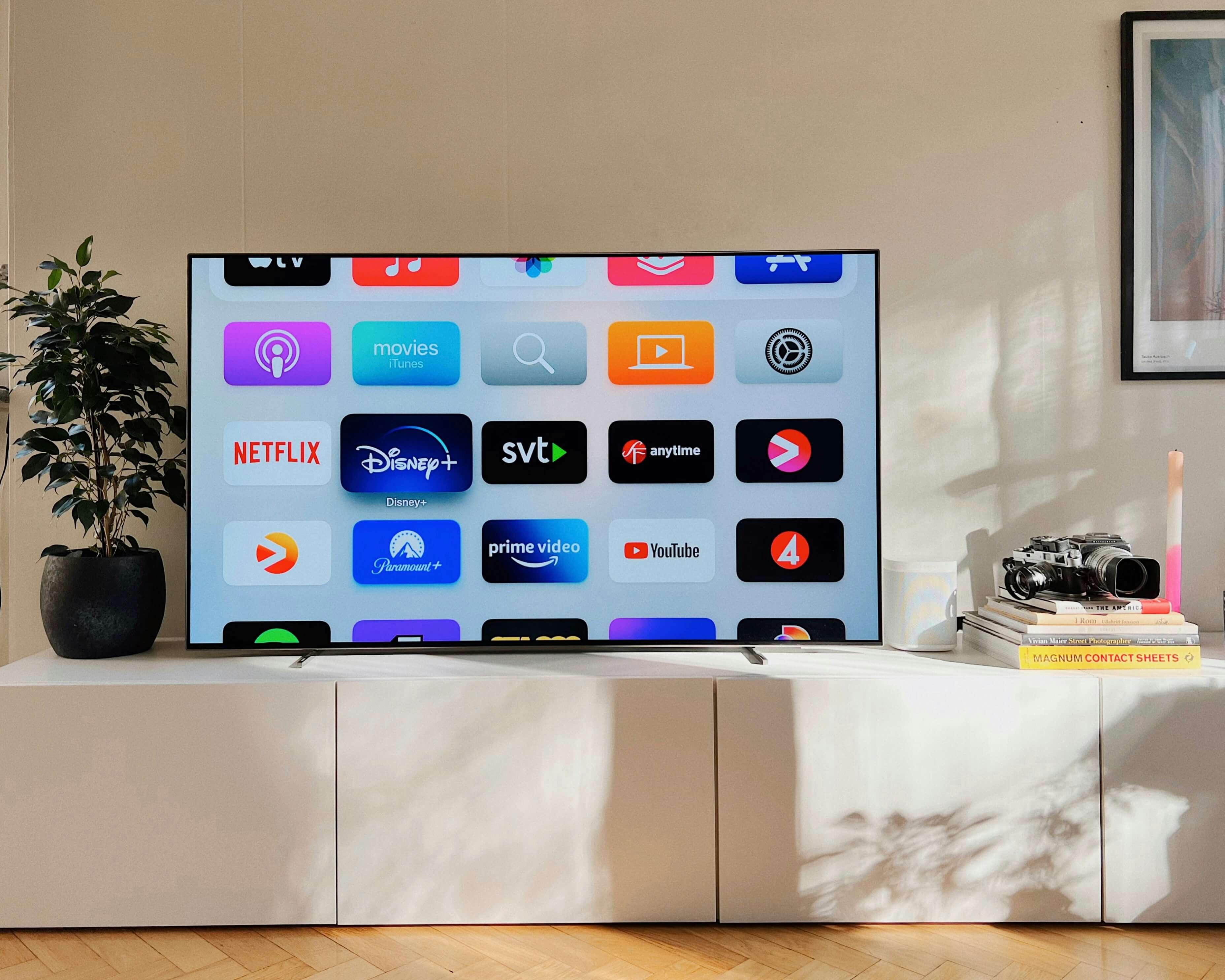 Image showcasing IPTV France: Abonnement 12 Mois, +10000 Chaînes